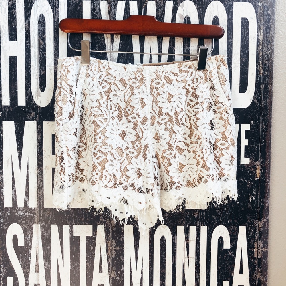 Chic Aakaa White Shorts